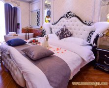 卧室内里的睡床头靠茅厕那面墙会对运势有影响吗？