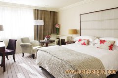 卧室床头千万别放这些器械