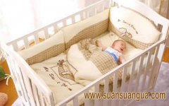 婴儿床能不能挨着窗户摆放