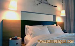 卧室床头万万不能挂放的器械