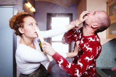 八字算命：感情自私的八字