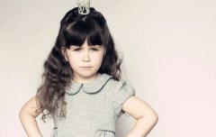 八字算命：固执任性的八字