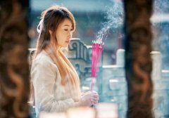 八字算命：八字女人五行缺水是什么命