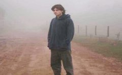 八字算命：八字土旺缺木的男人性格