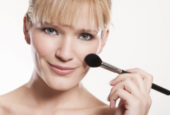 12星座化妆时特别在意的部分