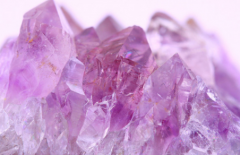 属鼠的人佩戴什么水晶开运？