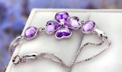 属蛇的人佩戴什么水晶开运？