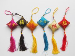 端午节挂香包有什么寓意吗,端午节香包放什么能驱邪庇佑?