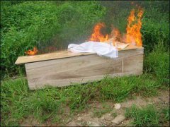 2020年农历三月二十六出殡适合吗