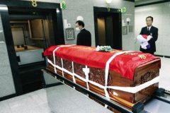 2020年农历二月十二出殡好不好