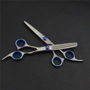 2020年农历十二月初三适合理发吗?运势怎样?