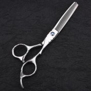 2020年农历十二月初十理发好吗?运势如何?