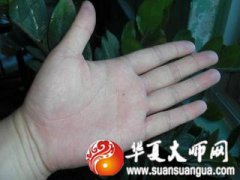 手相解说:中指上有痣代表什么?对自己的期望值比较高