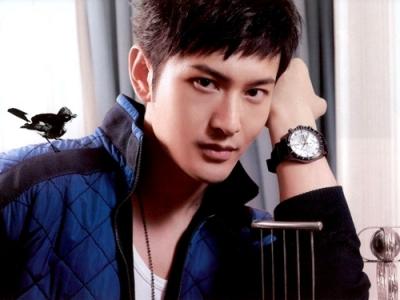 眼跳占卜男人左眼皮跳是什么预兆