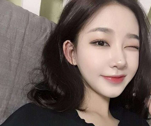 [痣相学]眉毛有痣的女人