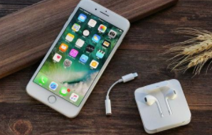 摆放风水:为什么手机放在床头影响事业运