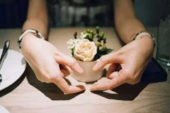 八字算命法_解析怎样的八字组合会在感情中迷失了自己