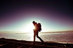 大林木命的人是哪一年出生的？八字算命大林木命的人是比肩格吗？