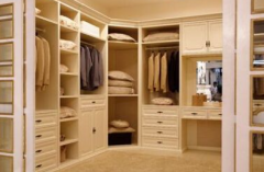 卧室衣柜摆放与床的关系(风水先生解说)