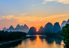 面相算命_大师总结生性绝情的人面部特征如下