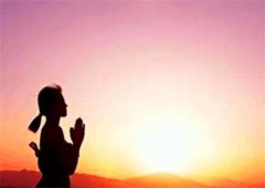 八字测算命运​：2021壁上土命七月父母缘好 六亲互助很有福