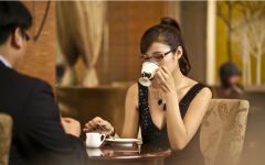 真人算命一条街实录：我“被小三”后成功逆袭，曾经的耻辱却挥之不去…..