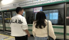 周易风水算命:男人佩戴什么饰品招桃花 戴朱砂饰品好不好