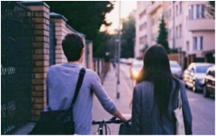 日支比肩女命婚姻好吗？八字算婚姻嫁什么样的丈夫好