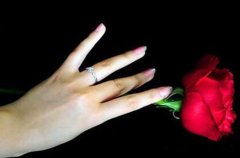 女人较有福相的手相：掌厚背圆寓意好【看面相算命】