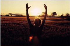 辛金女命身弱缺点：八字测命稳重三思而行能坚持不懈