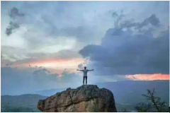 4两三钱男命特正确的解释:八字称命旺家运强多有成就