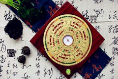 家里摆放什么能旺事业有成？算卦街算命一条街风水算命